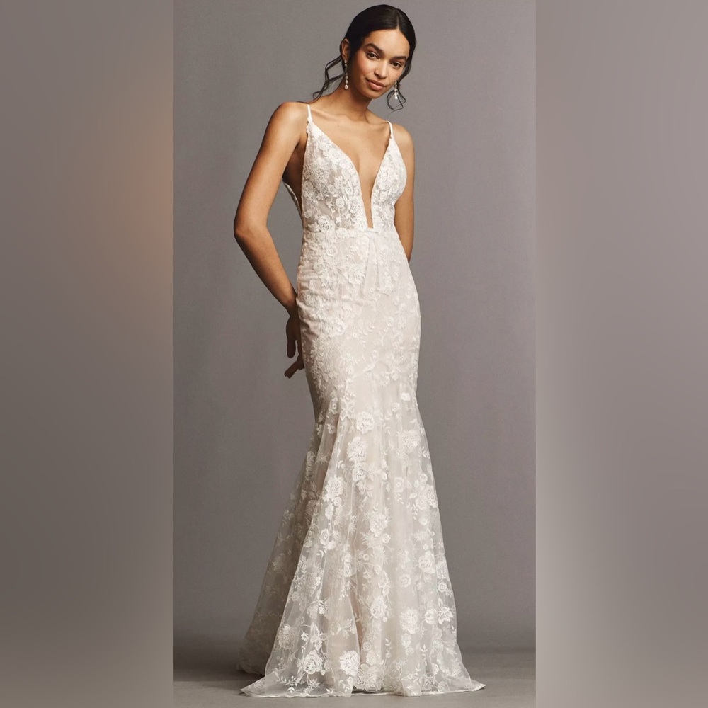 BHLDN Rish Azalea V-Neck Mermaid Lace Wedding Gown – Size 14 - New with tags